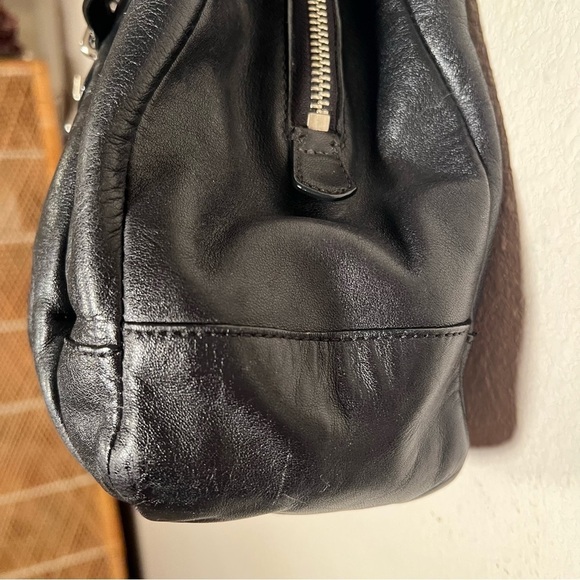 Coach Black Leather Shoulder Bag with Turnlock Closure - Picture 5 of 14